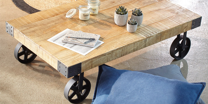 mesa de centro industrial con ruedas