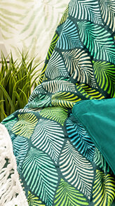 Manta estampado follaje tropical