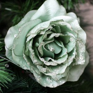 Fleur décorative sur pince pailletée Vert sauge