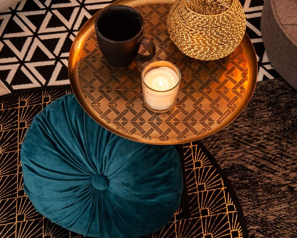 Teppich und Kissen im Art Deco Stil