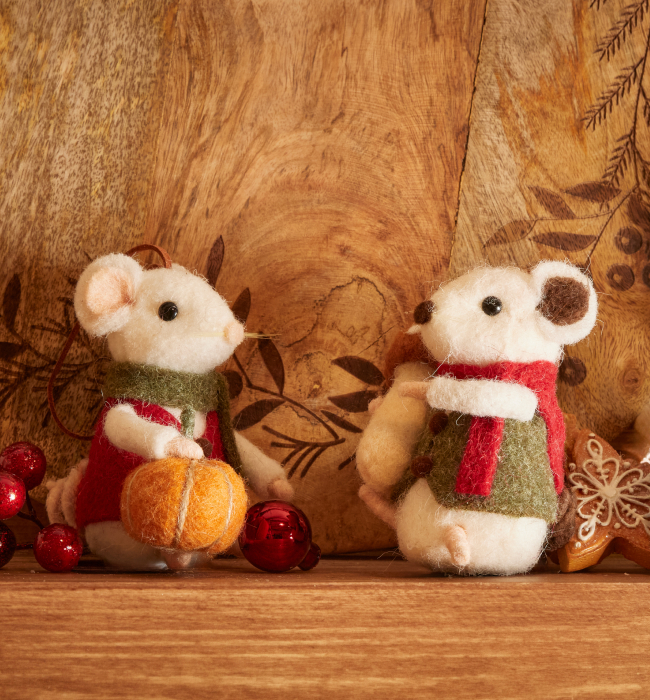 Deux petites souris d�coratives en feutrine