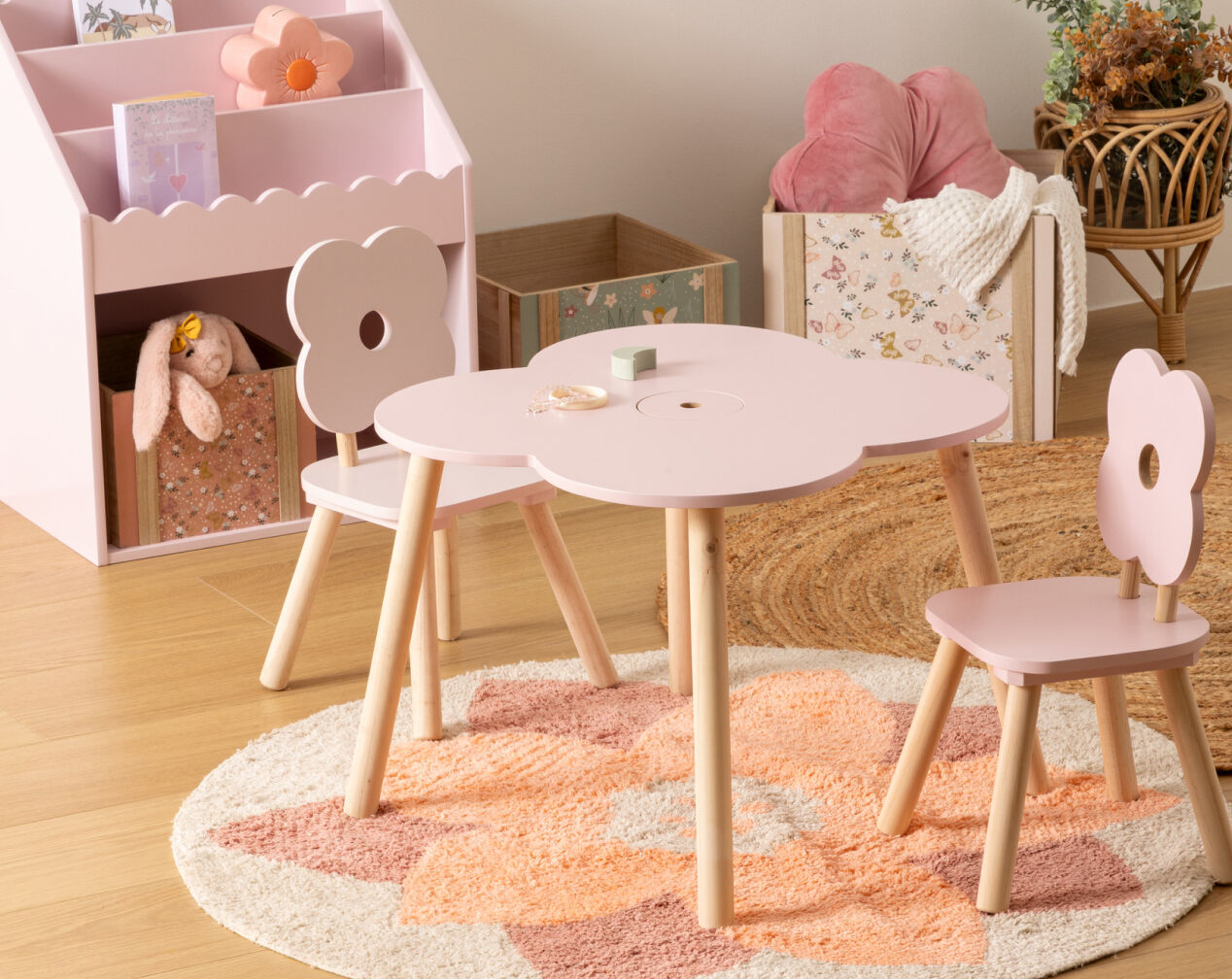 table et chaises enfant en bois rose