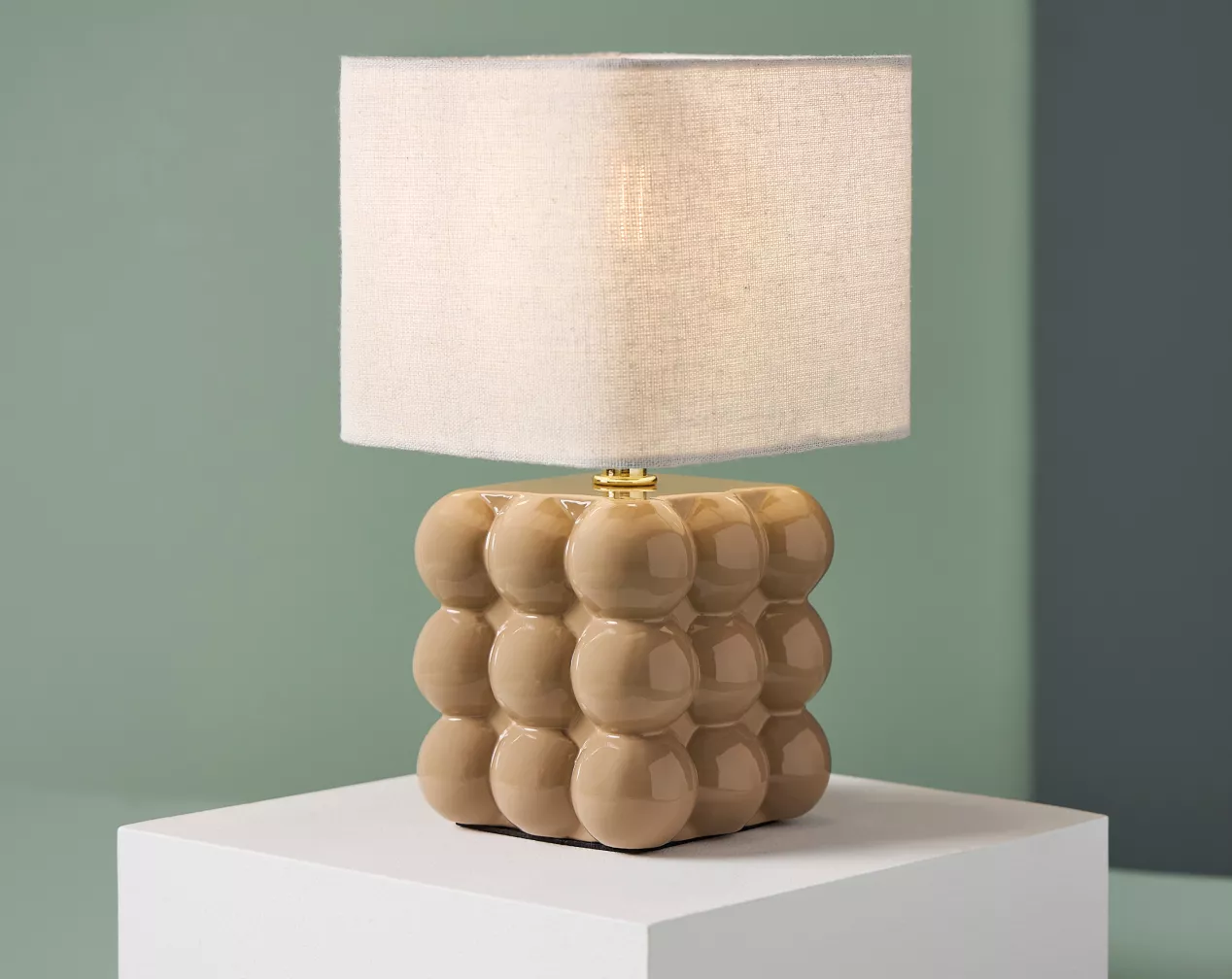 beige keramische tafellamp