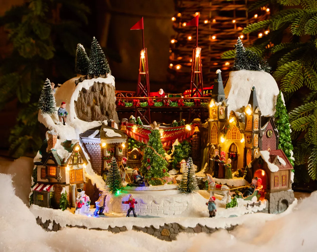 grande villaggio natalizio illuminato sci