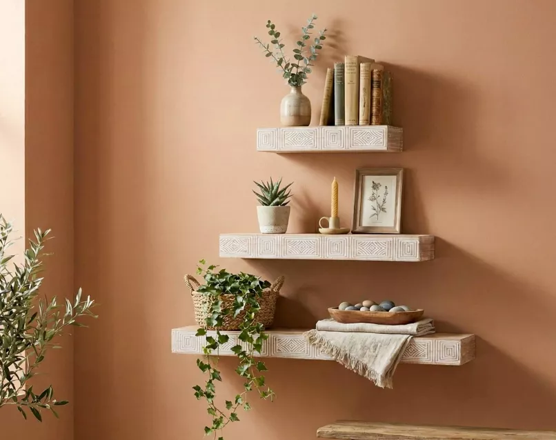 étagères murales en bois marron
