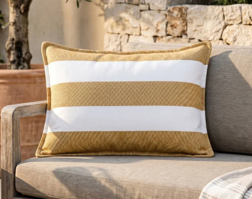 coussin extérieur à rayures jaunes et blanches