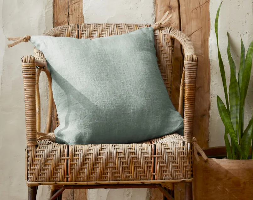 coussin carré en lin vert eucalyptus