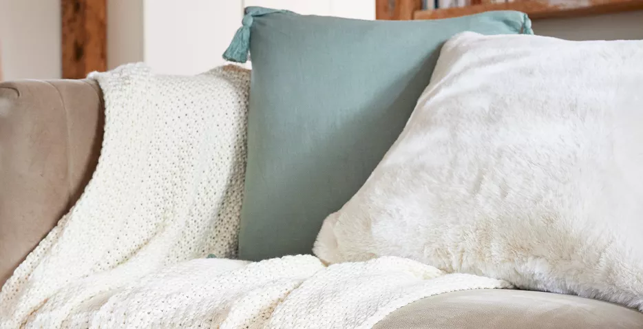 coussin en gaze de coton vert eucalyptus