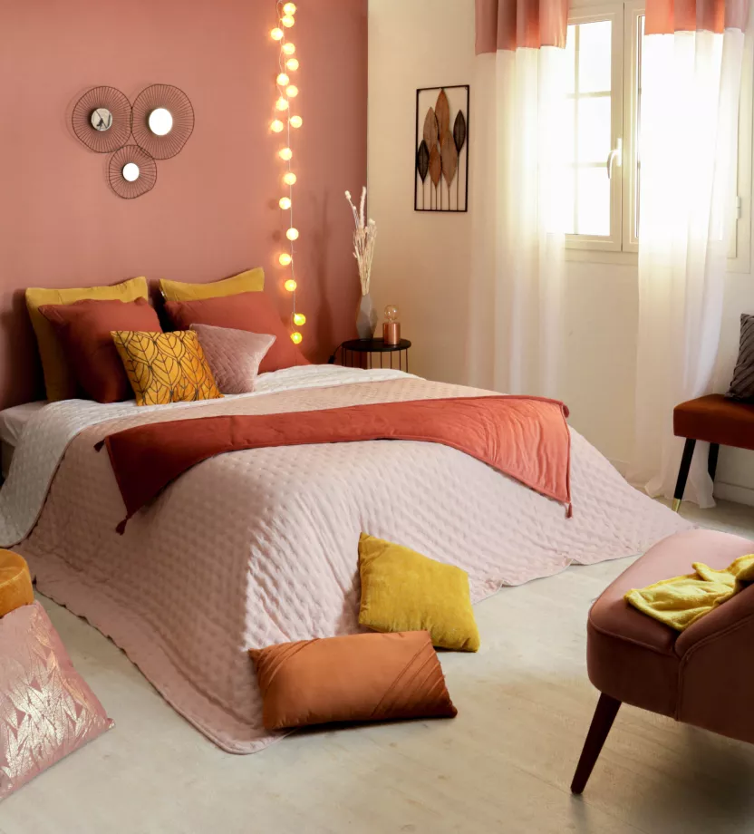 linge de lit en velours rose poudré et terracotta
