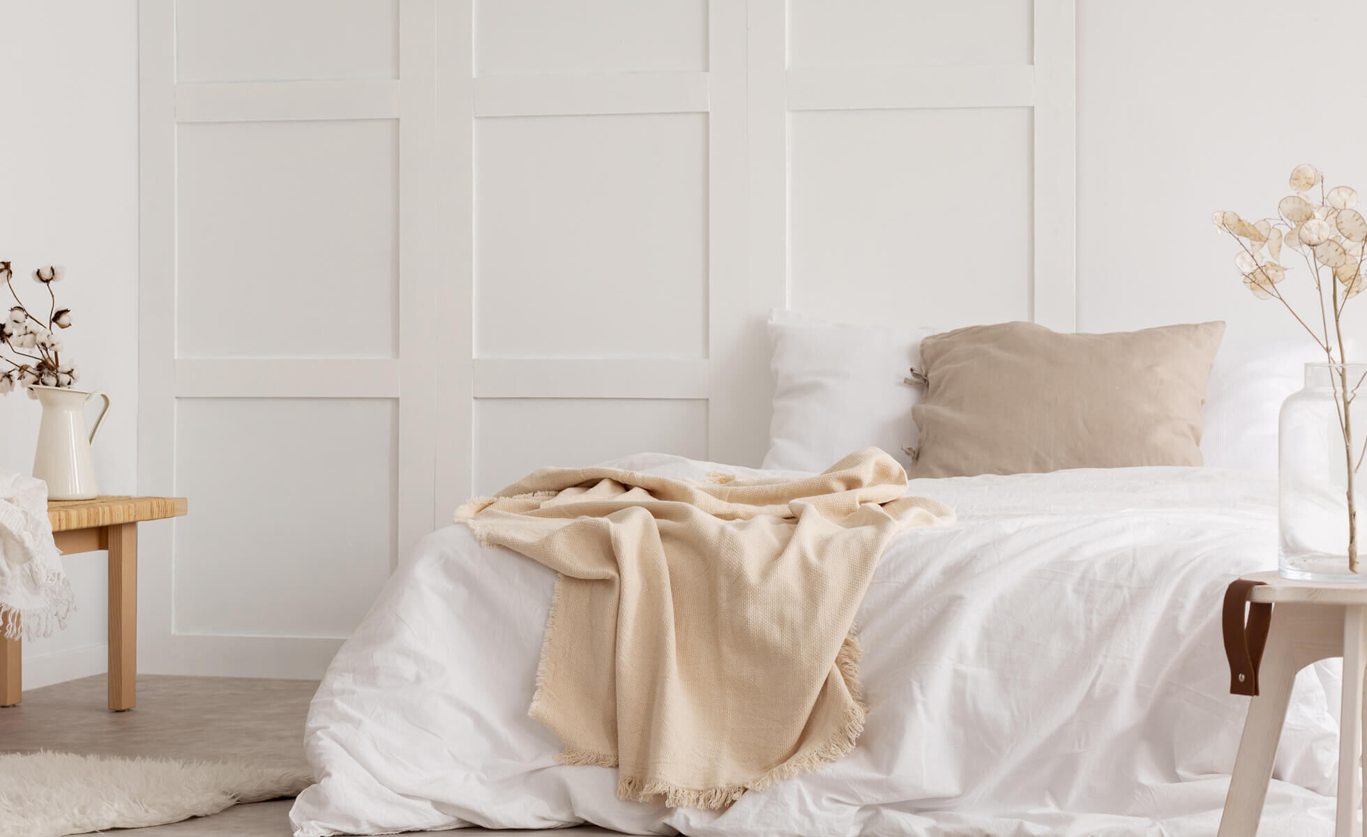 chambre blanche et beige