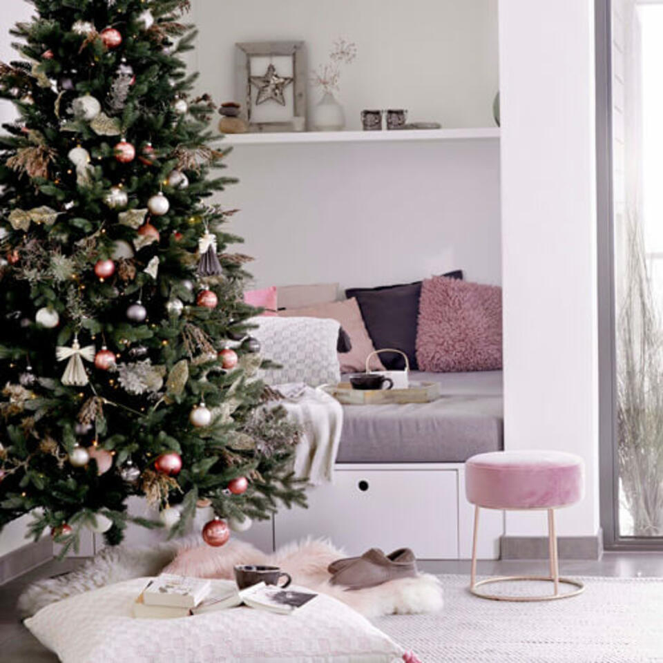 salone decorato in rosa per Natale