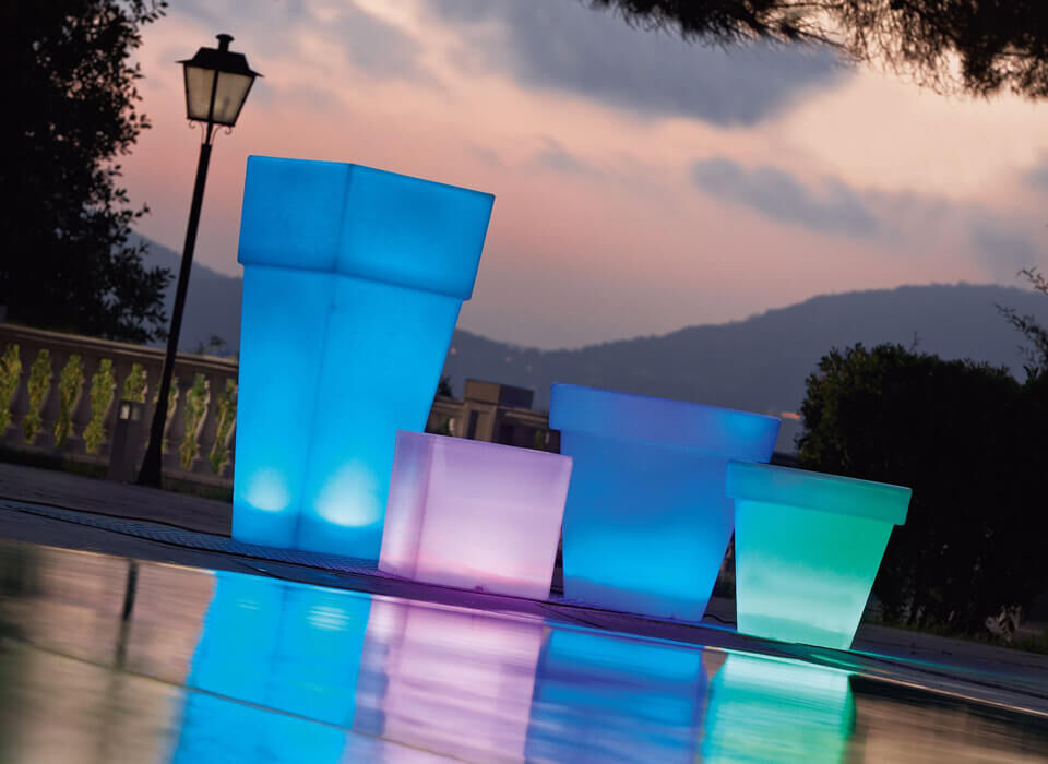 vasi luminosi per arredare l'esterno
