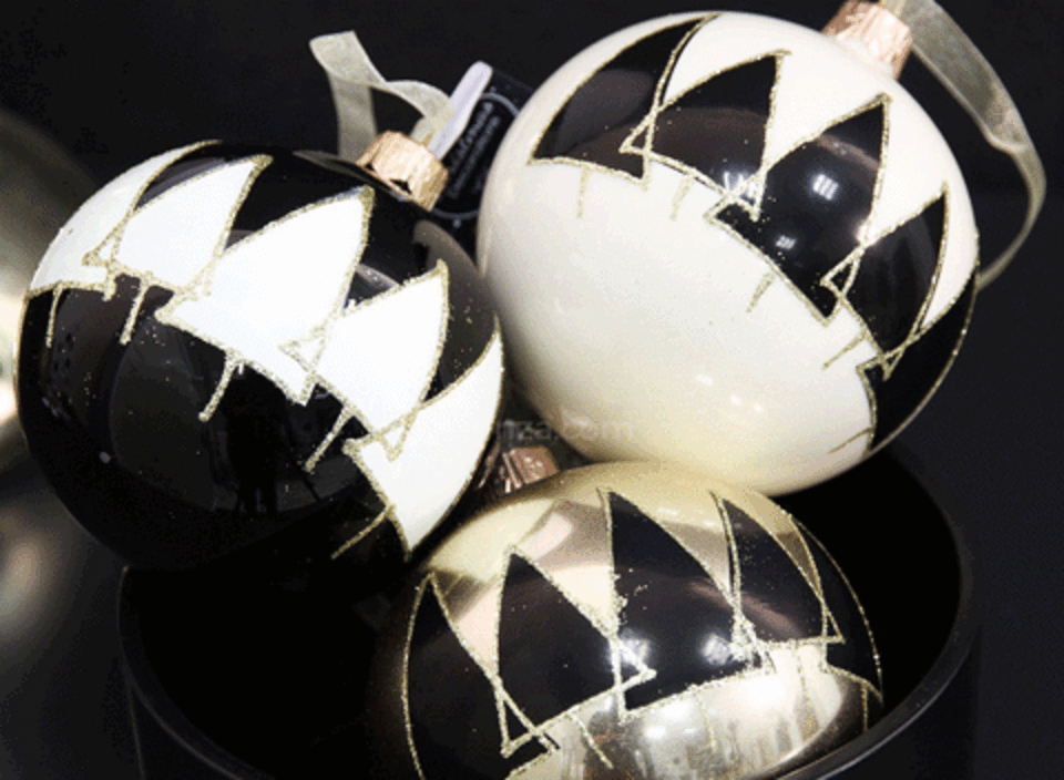boule de Noel pour sapin blanc