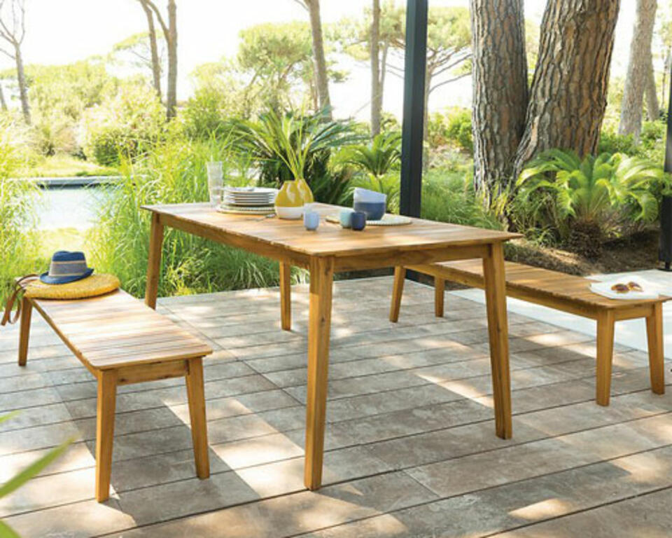 mesa de jardín de madera