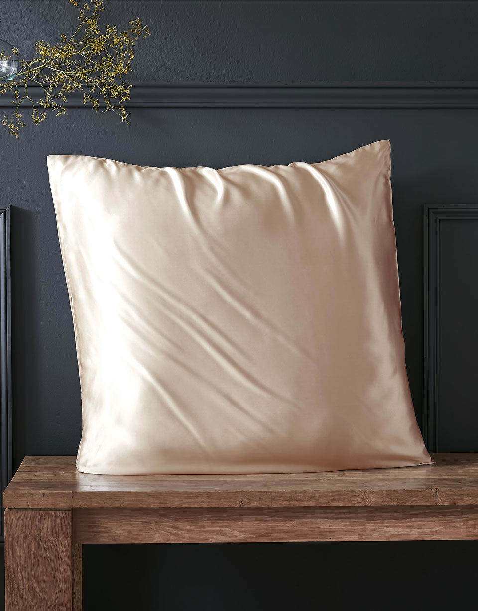 taie d'oreiller en soie beige