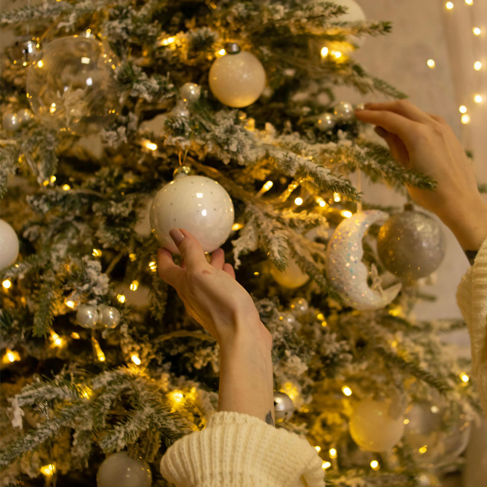grande boule de noël blanche