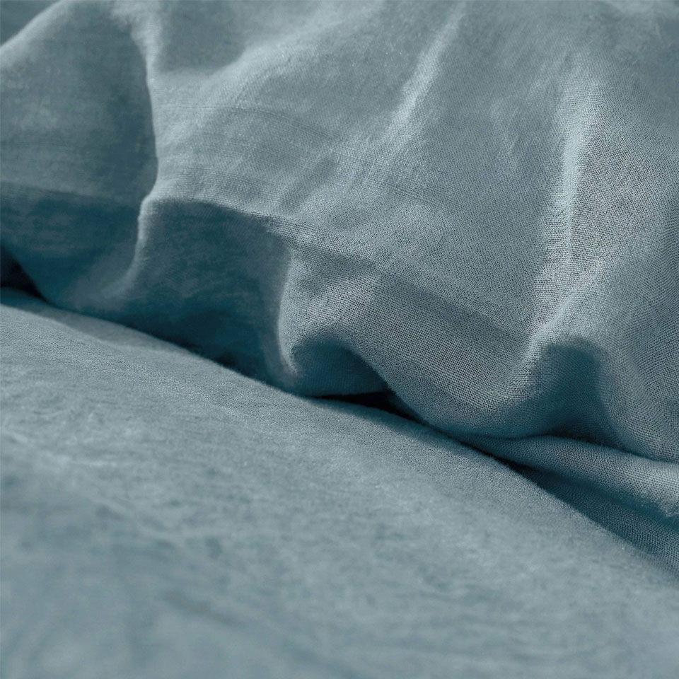 zoom linge de lit en lin lavé bleu ciel