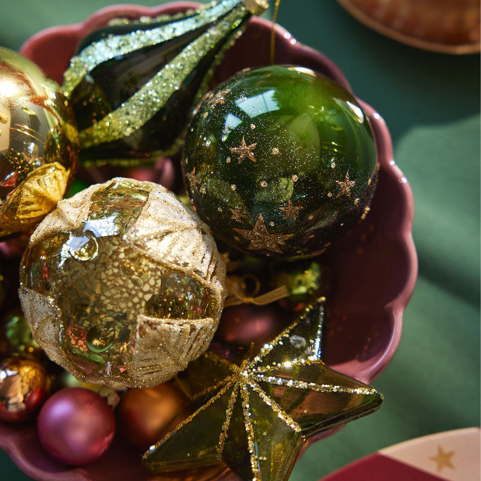 boules de noël en verre tons verts