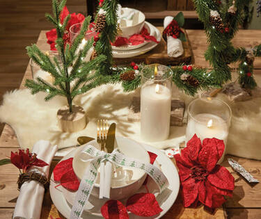 Déco table Nouvel An à faire soi-même : les objets déco indispensables !   Decoración de unas, Mesas de cena de navidad, Decoración de mesas navideñas