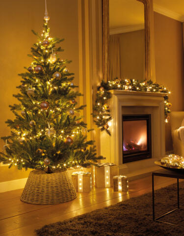 Árboles de Navidad para decorar el salón de casa o el jardín con  originalidad, Estilo de vida, Escaparate