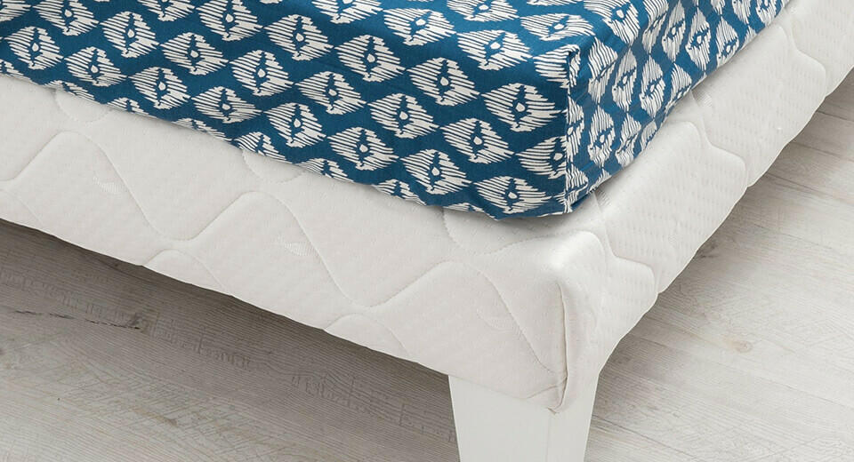 drap housse avec motifs ethniques