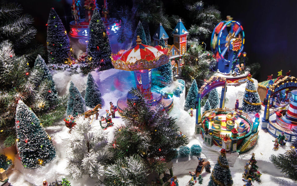 grand village de noël enneigé