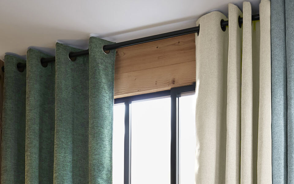 tringle à rideaux en métal noire