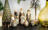 Moderne Weihnachtskrippe Grüntöne