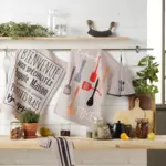 https://cdn1.eminza.com/uploads/cache/legacy_product_150_standard/uploads/media/64fc6fe7a615d/torchon-70-cm-cooking-time-multicolore-2