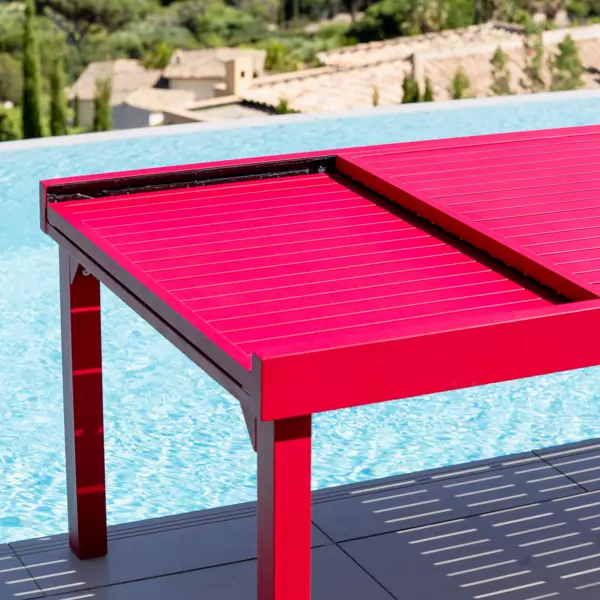 https://cdn1.eminza.com/uploads/cache/legacy_product_600_standard/uploads/media/64fba4617e4c5/mesa-de-jardin-rectangular-extensible-aluminio-murano-hasta-12-pers-rojo-2