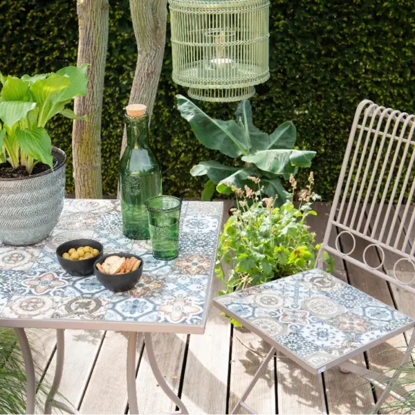 https://cdn1.eminza.com/uploads/cache/legacy_product_600_standard/uploads/media/64fbd58e9144a/table-bistro-mosaique-toulouse-taupe-4