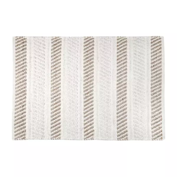 https://cdn1.eminza.com/uploads/cache/legacy_product_600_standard/uploads/media/64fe104f88467/tapis-90-cm-jarvis-blanc-3
