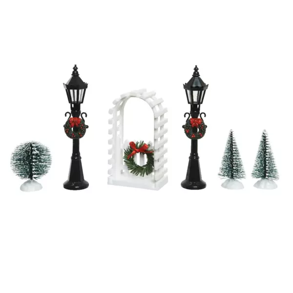 Lot d'accessoires lampadaires et décorations pour aménager un village