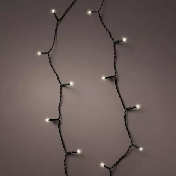 https://cdn1.eminza.com/uploads/cache/legacy_product_600_standard/uploads/media/64ff964eeec79/guirlande-lumineuse-durawise-a-piles-1-70-m-blanc-chaud-24-led-cn-3