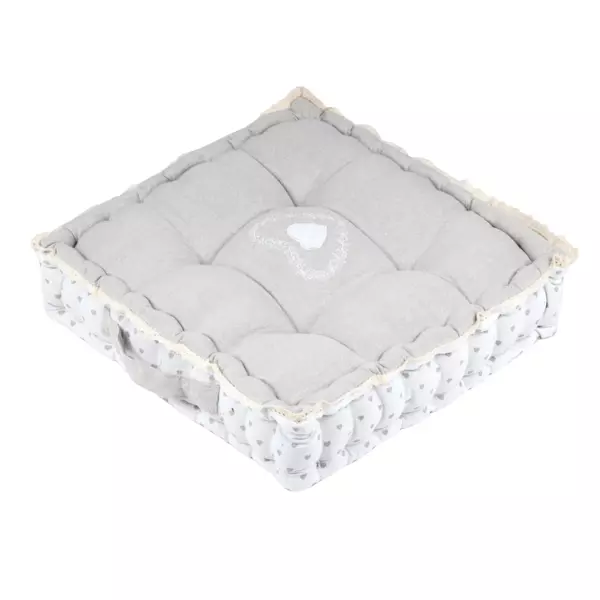 https://cdn1.eminza.com/uploads/cache/legacy_product_600_standard/uploads/media/65007291220d0/coussin-de-sol-45-cm-berenice-taupe-clair-2