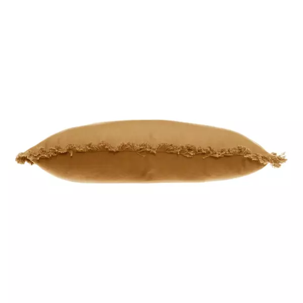 https://cdn1.eminza.com/uploads/cache/legacy_product_600_standard/uploads/media/65007878cade9/cojin-rectangular-datara-amarillo-ocre-3