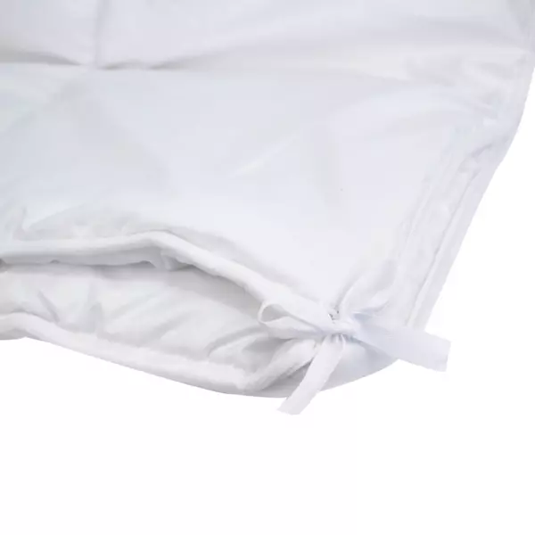 https://cdn1.eminza.com/uploads/cache/legacy_product_600_standard/uploads/media/6500854996f0c/relleno-nordico-260-cm-4-estaciones-blanco-3