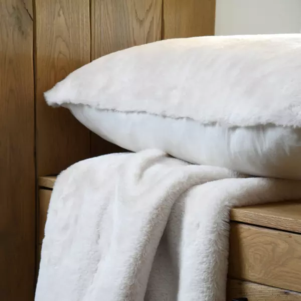 Sierkussen rechthoekig imitatiebond(80 cm) Bostan Ecru