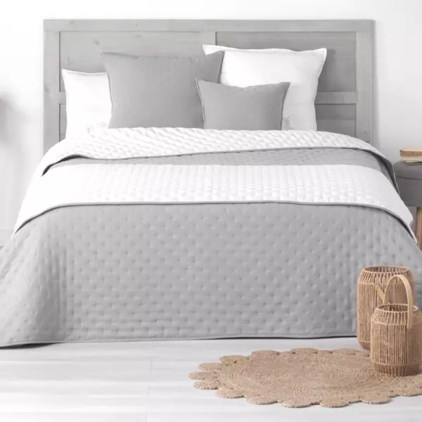 Copriletto Boutis Linder Verde Menta 250x260 Cm Con 2 Federe - Design Geometrico E Bordi Smerlati