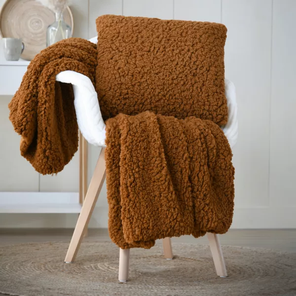 Cuscino quadrato in finta pelliccia (50 x 50 cm) Dudley Terracotta