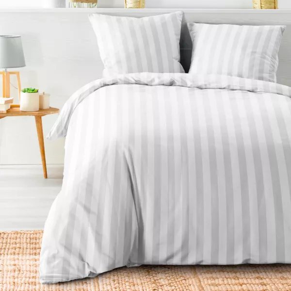 Funda nórdica y dos fundas de almohada microfibra (240 x 220 cm) Cleo Blanco