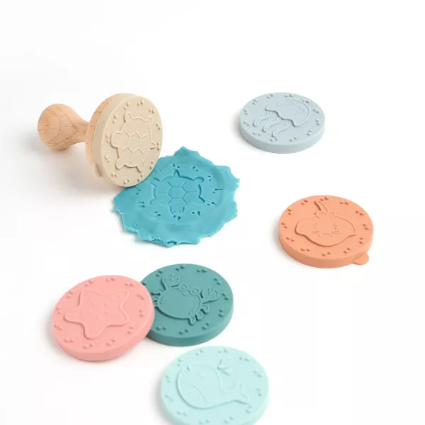 Stempel voor boetseerklei hout en 6 siliconen schijven (H7,5 cm) Beige