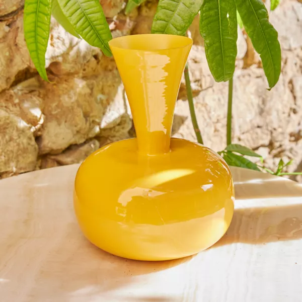 Vase en métal émaillé fait main (H23 cm) Cléa Jaune brillant