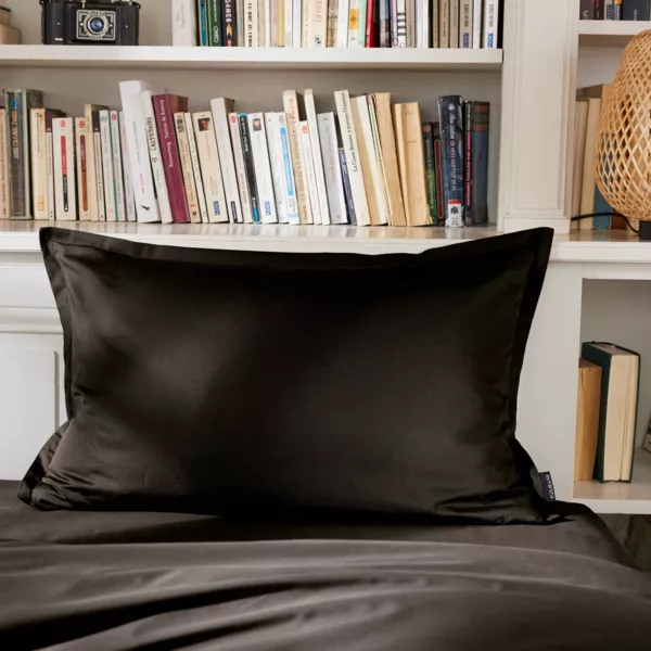 Funda de almohada rectangular de percal de algodón (70 cm) Cali Negra