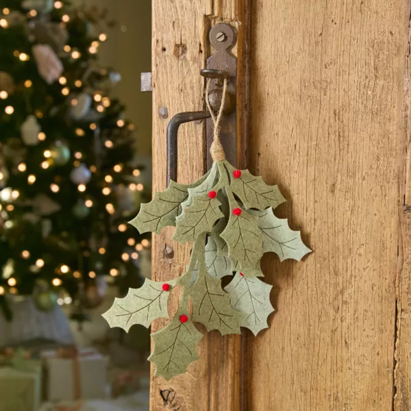 Branche à suspendre en feutrine (H28 cm) Houx de Noël et baies Rouge