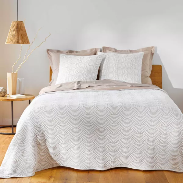 Gestikte sprei en twee kussenslopen (220 x 240 cm) Cassandra Ecru