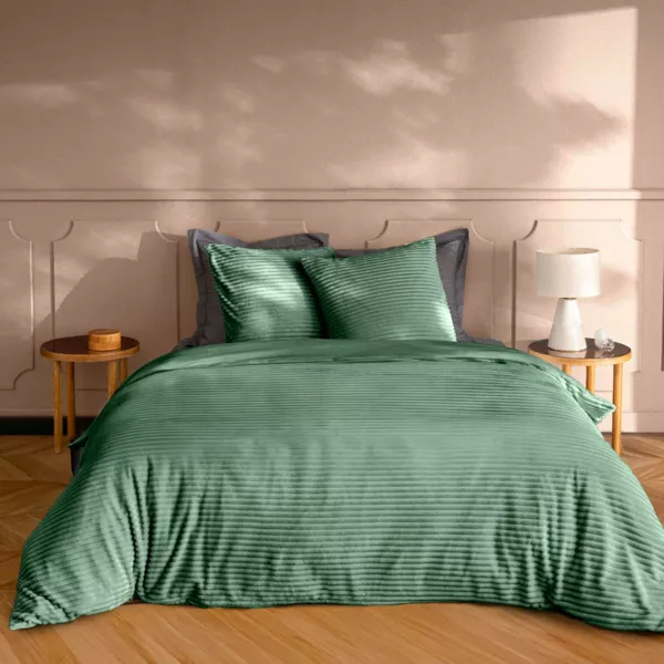 Housse de couette et deux taies d'oreiller flanelle (240 x 220 cm) Veloutea Vert cédre