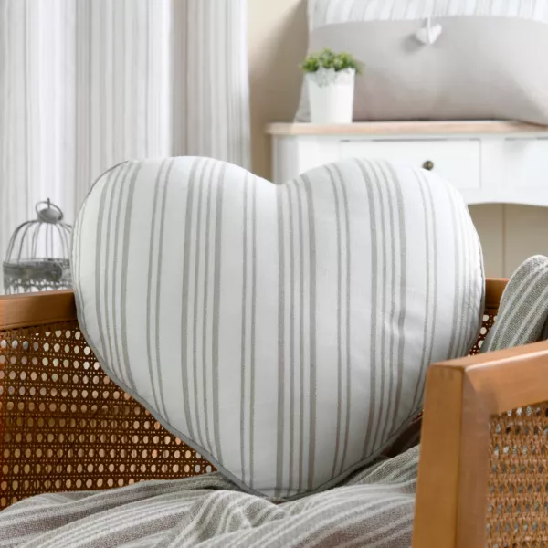 Cojín corazón de algodón (45 x 45 cm) Joséphine Marfil