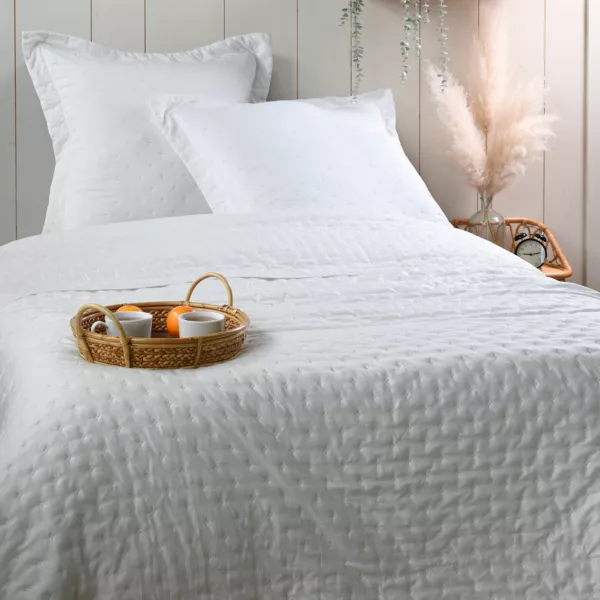 Colcha acolchada y dos fundas de almohada (240 x 220 cm) Cl�o Marfil