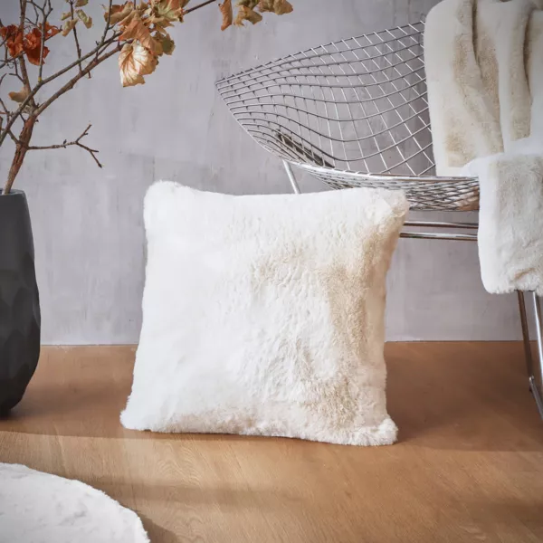 Coussin carré fausse fourrure (45 x 45 cm) Finn Blanc
